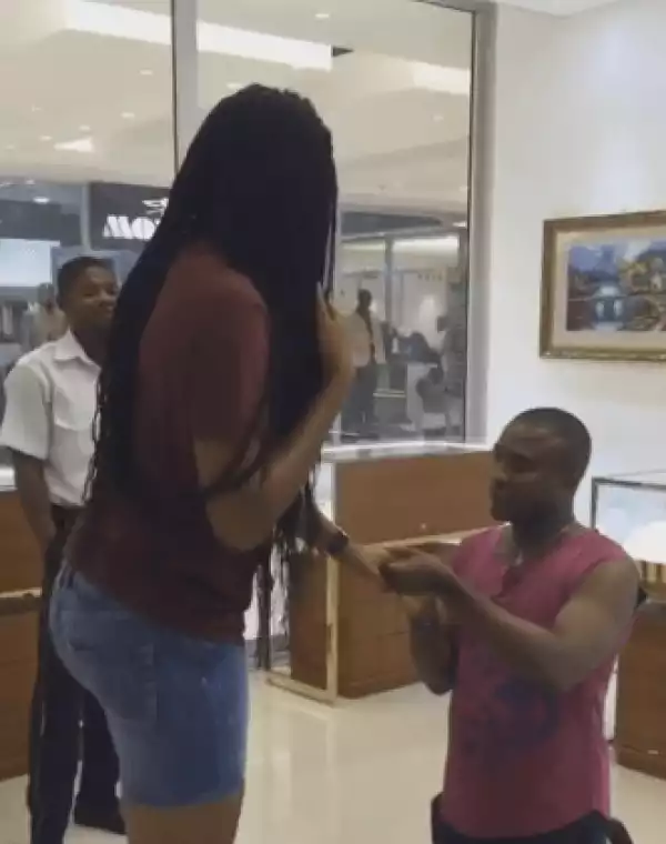 Unromantic! Check out how this man proposed (Watch)
